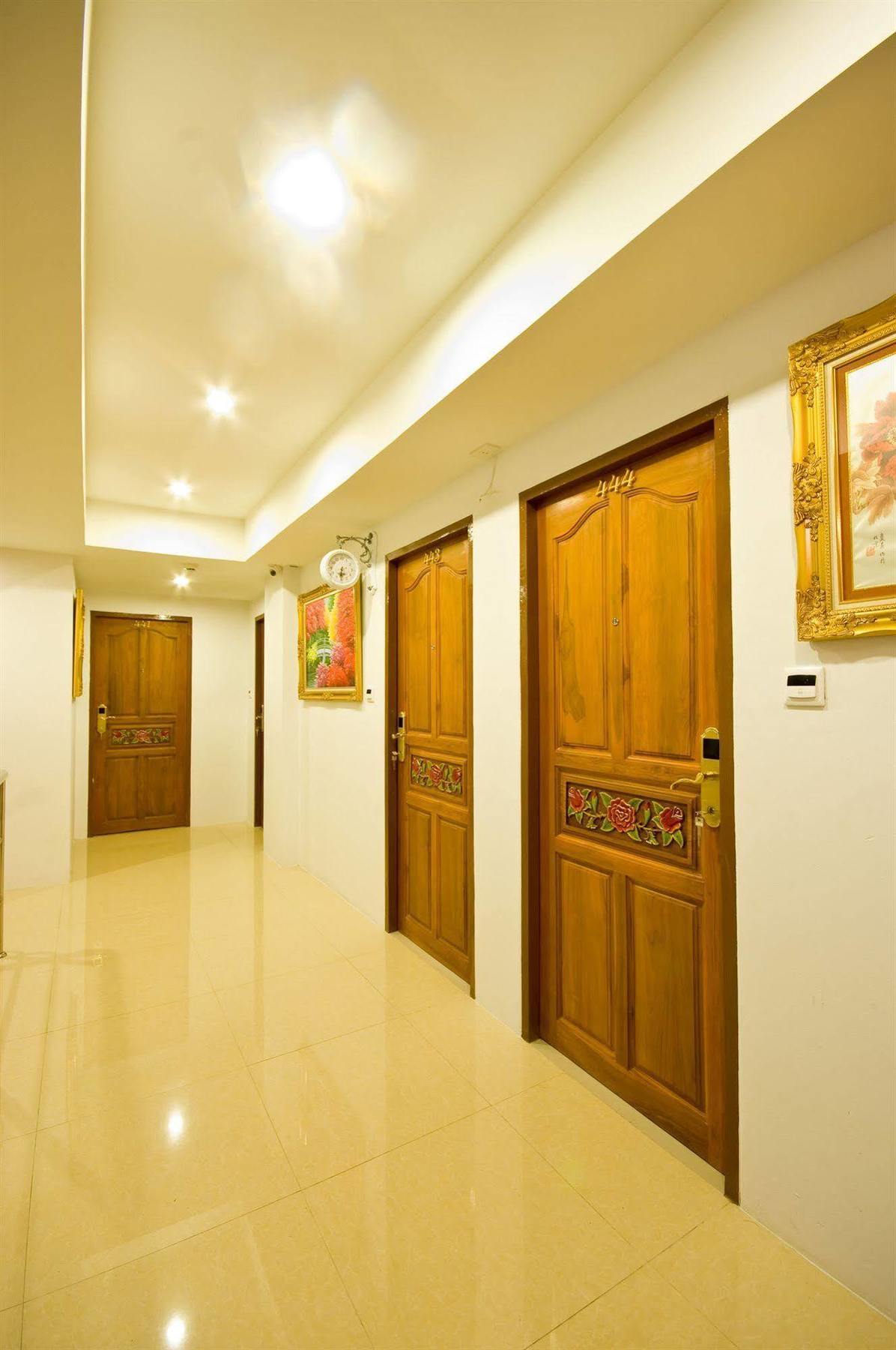 Richly Villa Бангкок Экстерьер фото